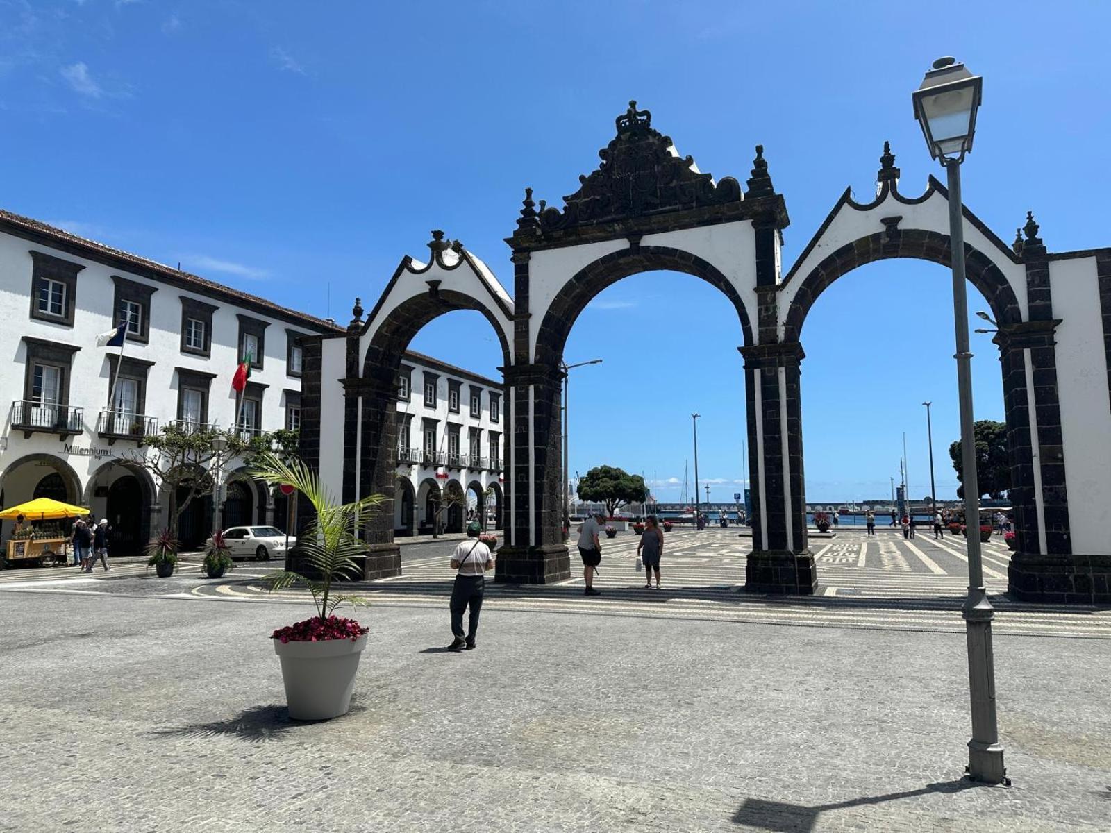 Azor International Apartment I Ponta Delgada Esterno foto